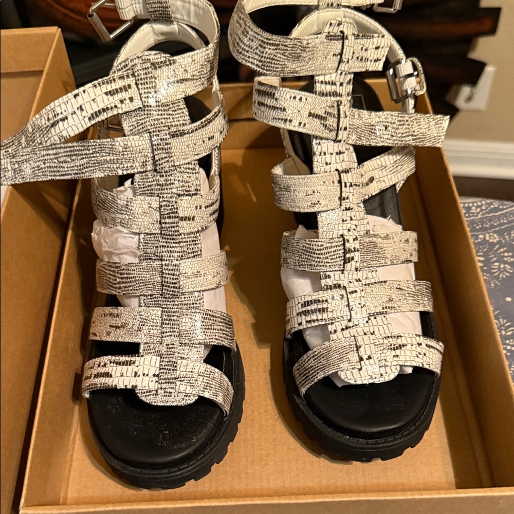 Dirty Laundry Women's Strappy Sandals in Black and White